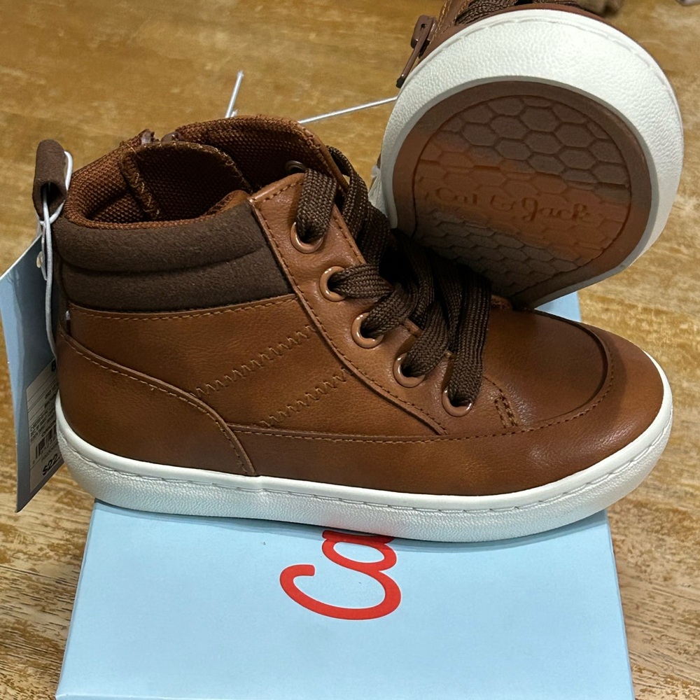 NWT- Boys Boots Size 8 Cat Jack